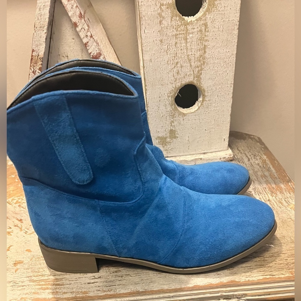 Womens Blue Low Heel Faux Suede Round Toe Ankle Boots Size 41 - Picture 7 of 8